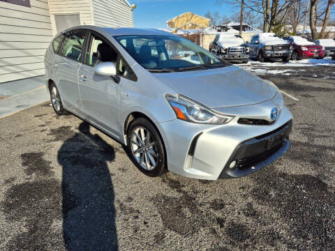 2015 Toyota Prius v Five