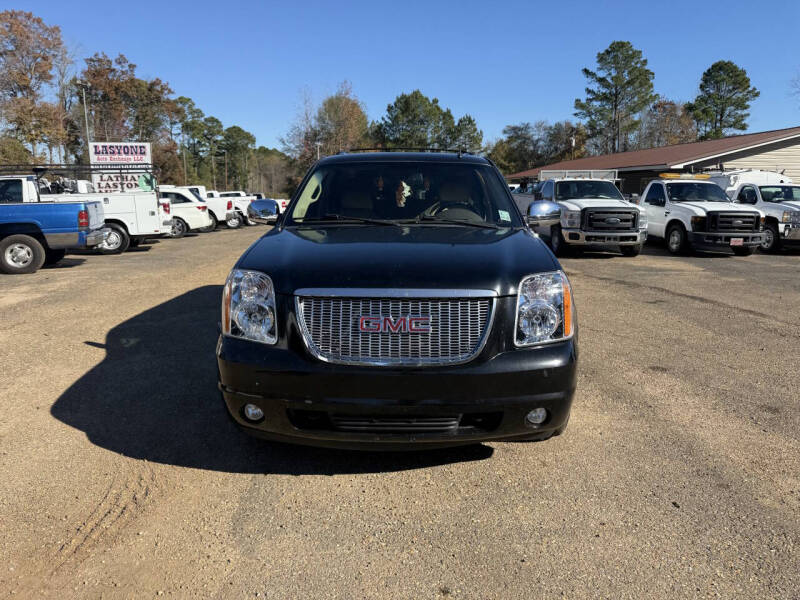 2011 GMC Yukon XL SLT's photo