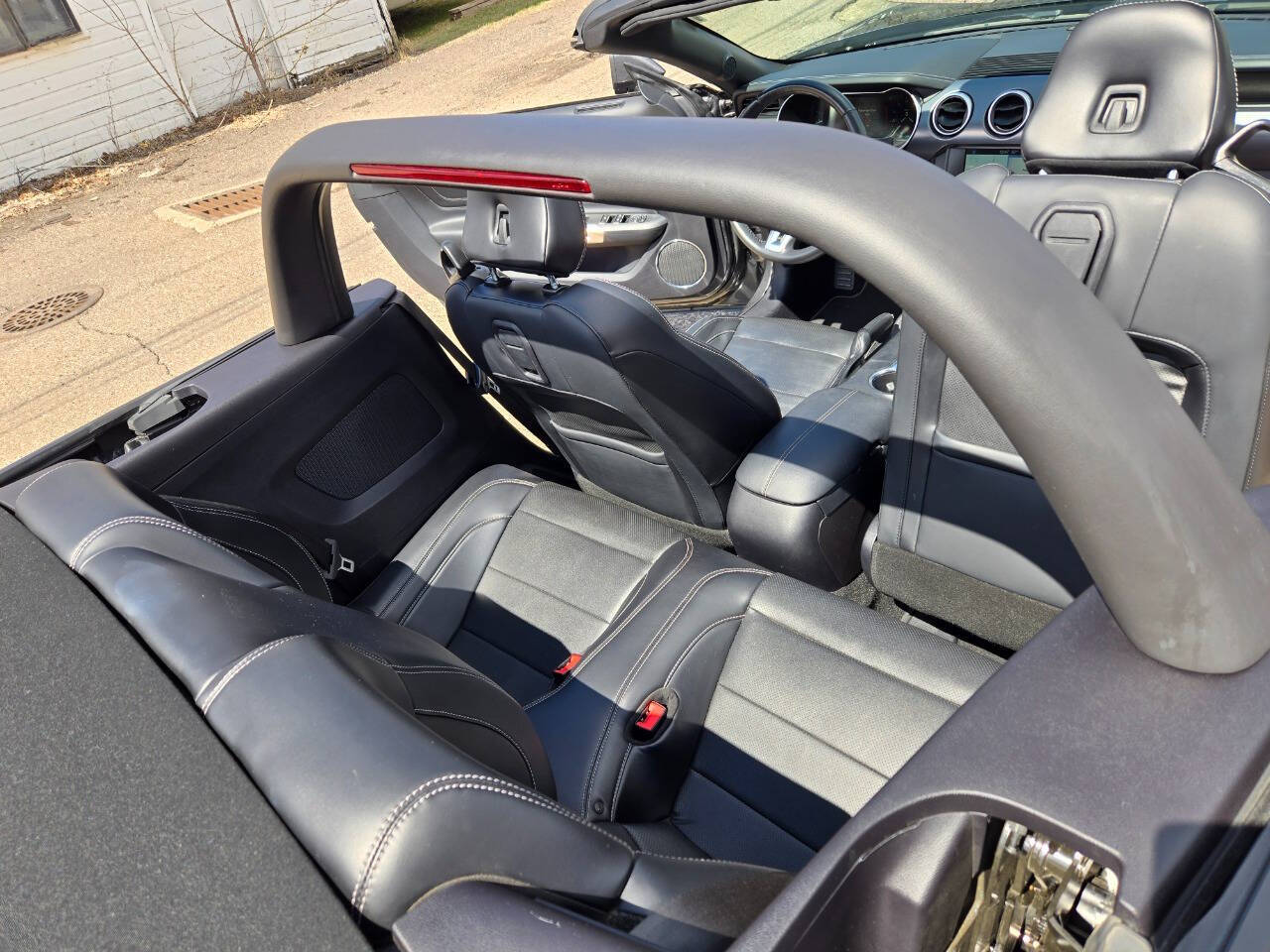 2019 Ford Mustang 158
