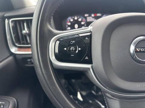 2021 Volvo S60 T5 Momentum