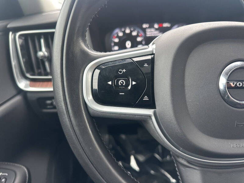 2021 Volvo S60 T5 Momentum