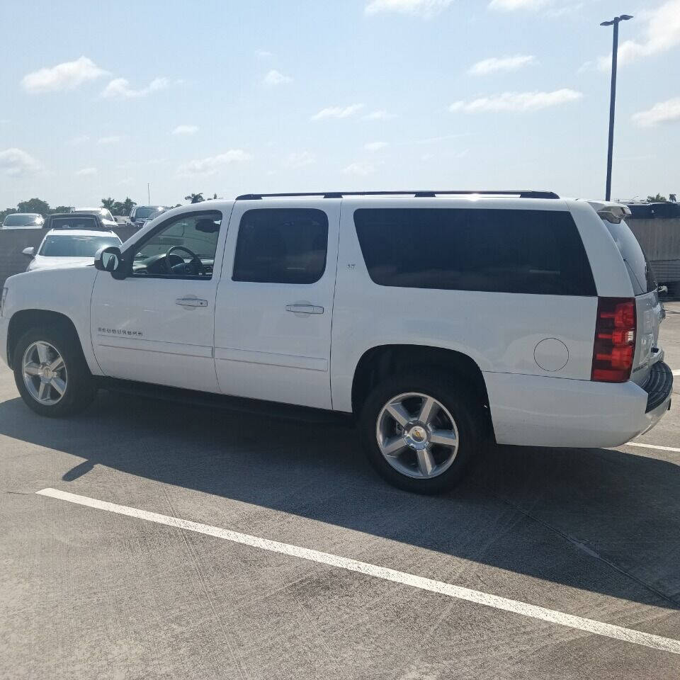 2008 Chevrolet Suburban SUV / Crossover - $5,950