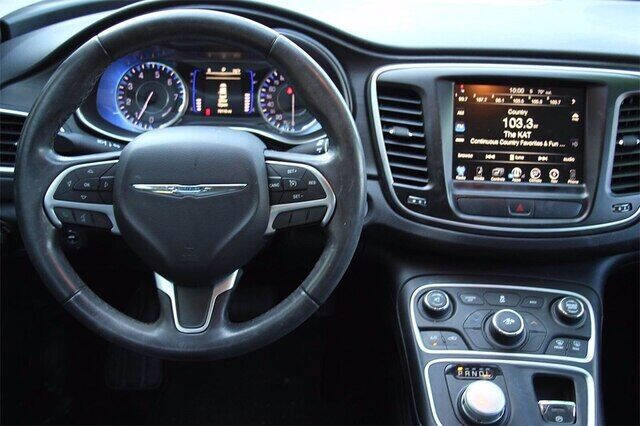 2016 Chrysler 200 Limited