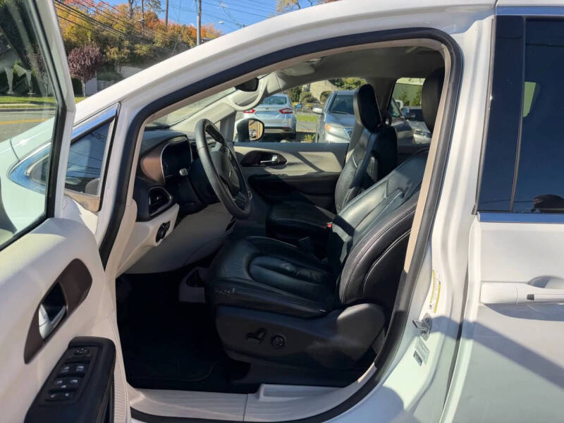 2017 Chrysler Pacifica Touring