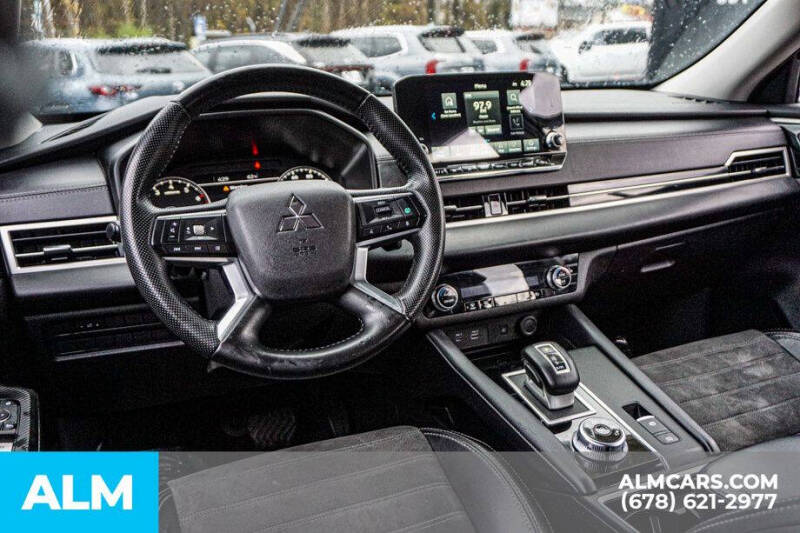 2024 Mitsubishi Outlander SE