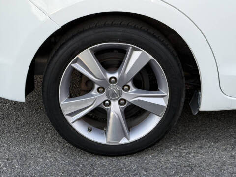 2015 Acura ILX 2.0L w/Tech