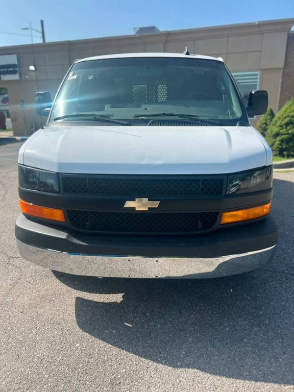 2022 Chevrolet Express 2500