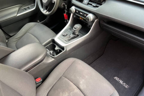 2019 Toyota RAV4 Hybrid LE