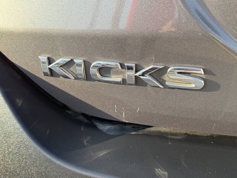 2019 Nissan Kicks S