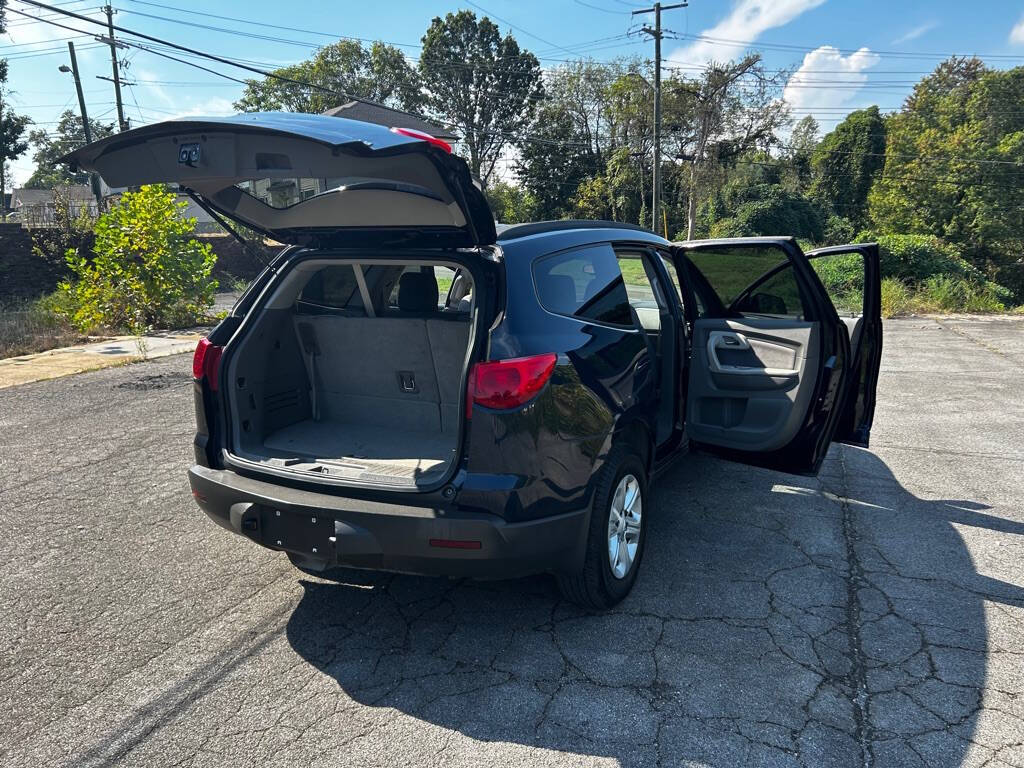 2011 Chevrolet Traverse for sale at Car ConneXion Inc in Knoxville, TN