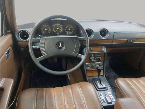 1977 Mercedes-Benz 300-Class