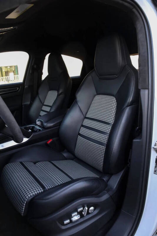 2020 Porsche Cayenne Turbo Coupe