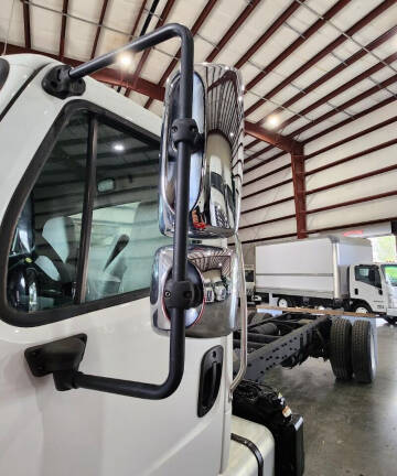 2017 Freightliner M2 106