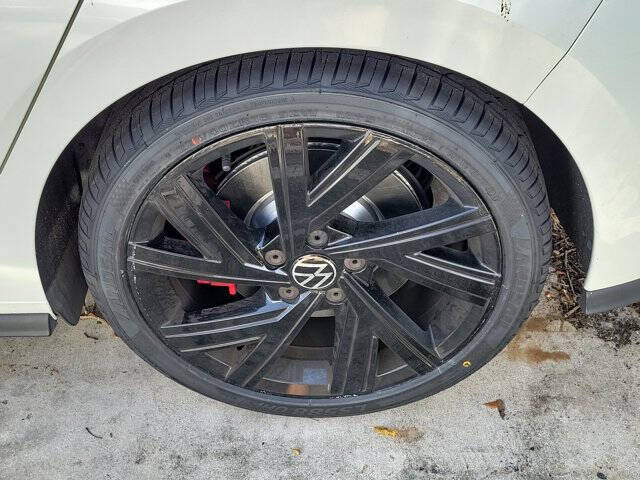 2022 Volkswagen Golf GTI SE