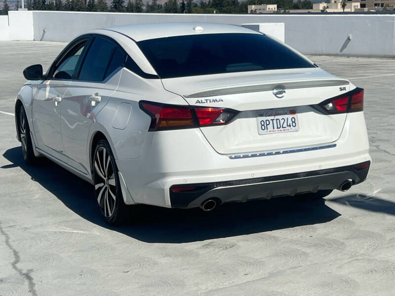 2020 Nissan Altima SR photo 6