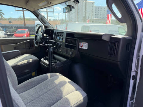 2022 Chevrolet Express 2500