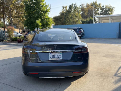 2016 Tesla Model S 70D