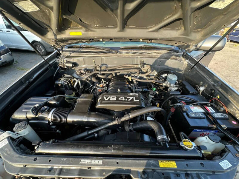 2005 Toyota Sequoia SR5