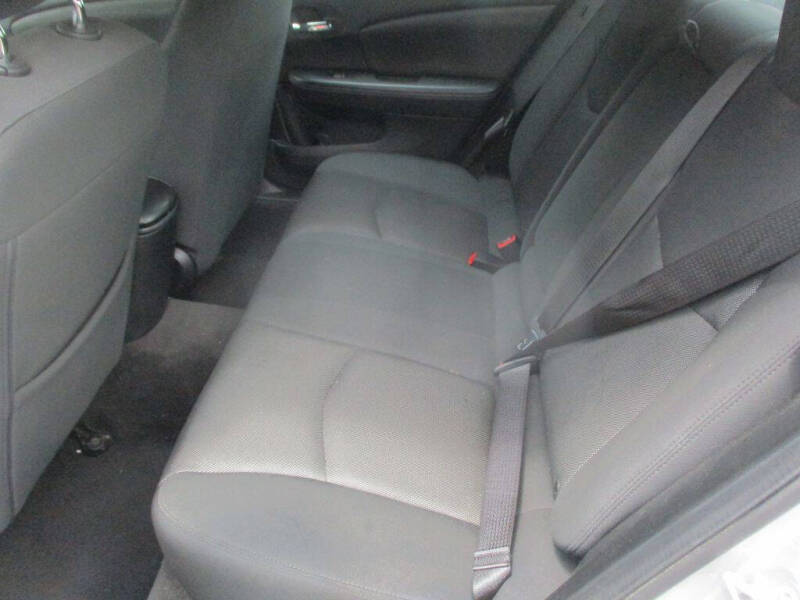 2012 Dodge Avenger SE
