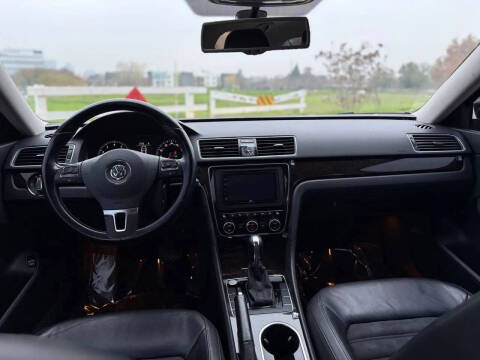 2014 Volkswagen Passat 1.8T SEL Premium PZEV