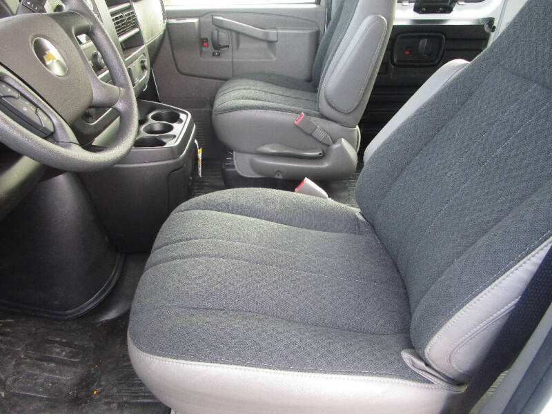 2025 Chevrolet Express 2500