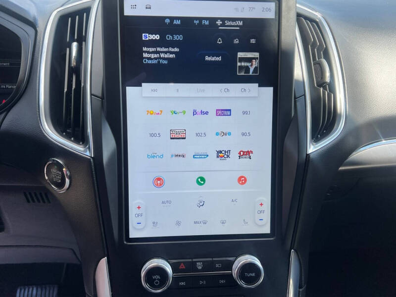 2022 Ford Edge Titanium