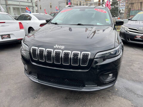 2019 Jeep Cherokee for sale at Hellcatmotors.com in Irvington NJ