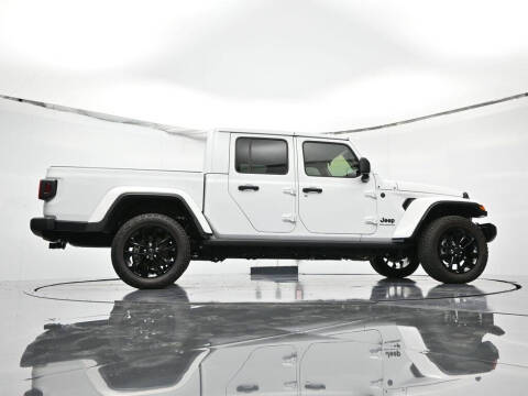 2025 Jeep Gladiator NightHawk