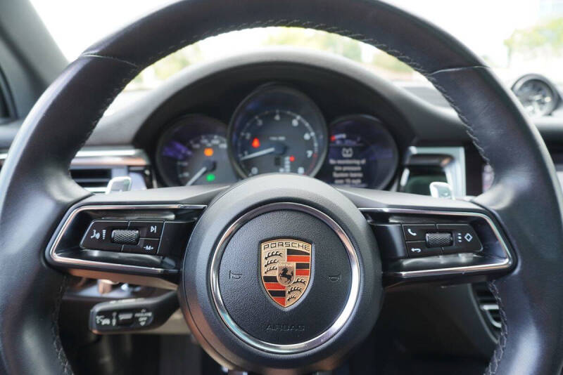 2023 Porsche Macan