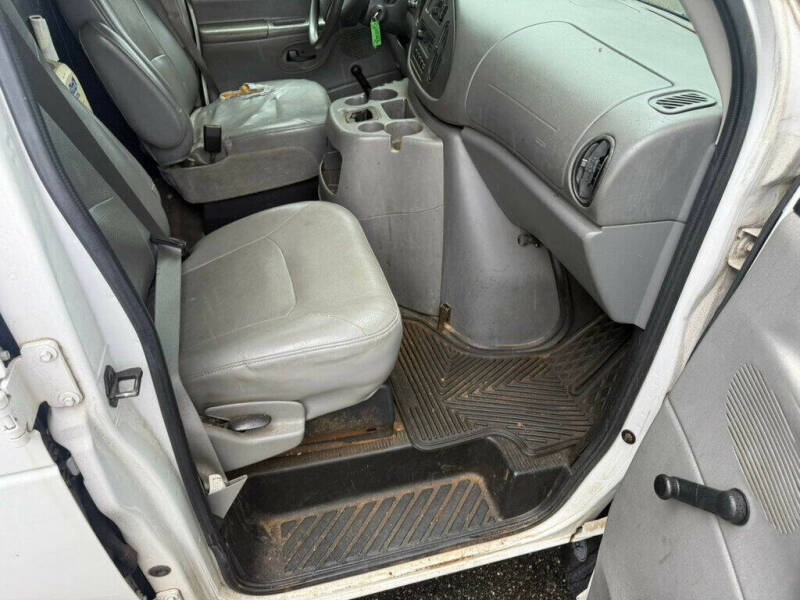 2005 Ford E-Series E-150