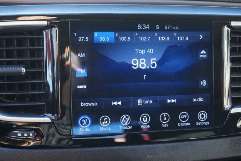 2017 Chrysler Pacifica Touring-L Plus