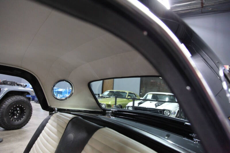 1957 Ford Thunderbird