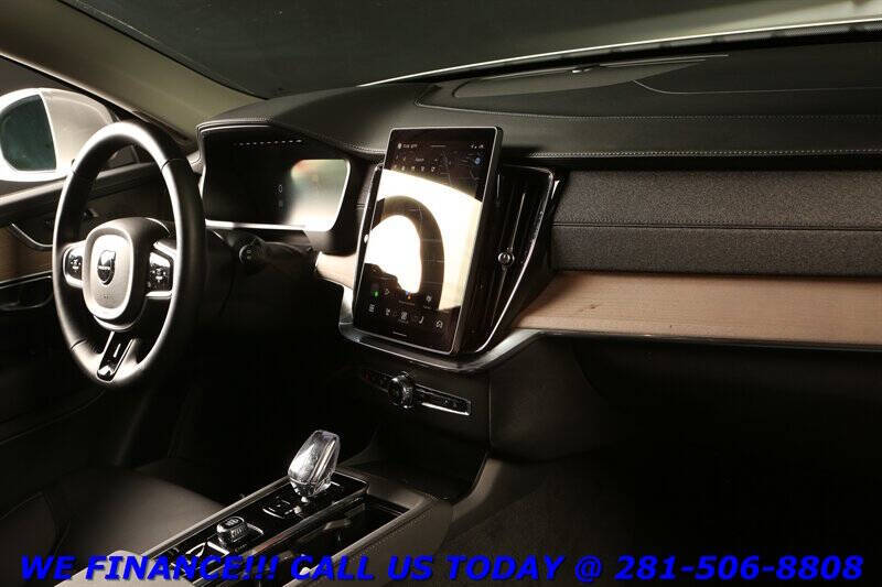 2025 Volvo XC90 B6 Plus Bright Theme 7P