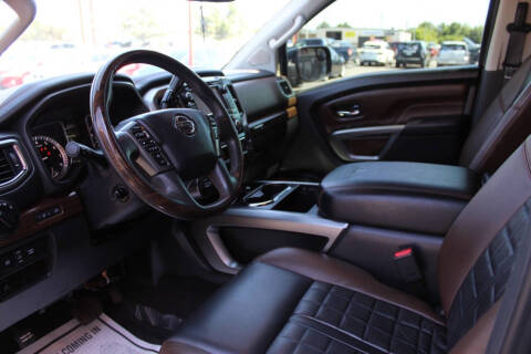 2017 Nissan Titan SV