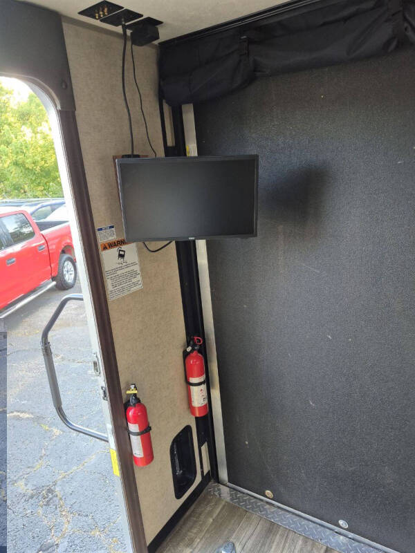 2018 Cherokee Grey Wolf