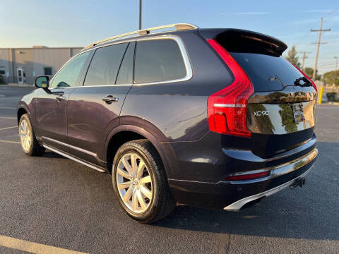 2016 Volvo XC90 T6 Momentum