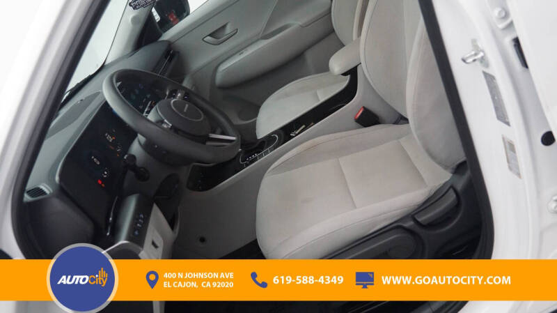 2024 Hyundai Kona SE