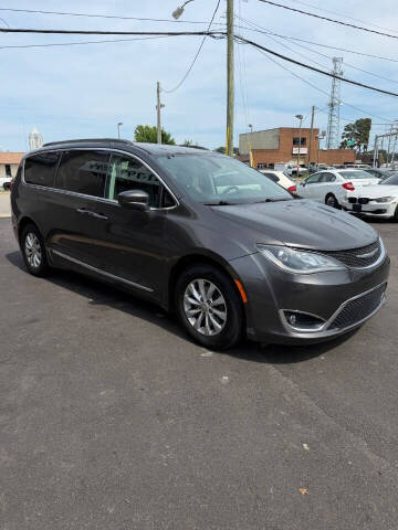2017 Chrysler Pacifica Touring-L