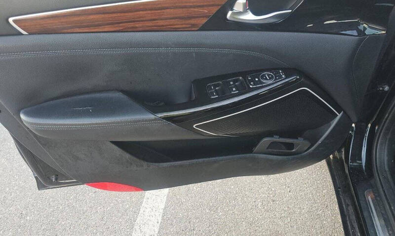 2019 Kia Cadenza Premium