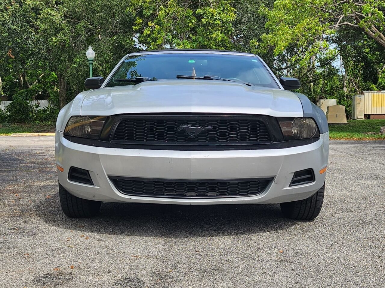 2010 FORD Mustang Convertible - $9,995