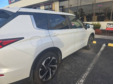 2023 Mitsubishi Outlander SE