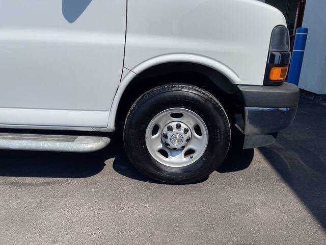 2023 Chevrolet Express 2500