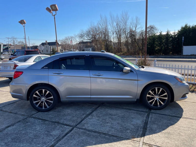 2014 Chrysler 200 Limited photo 4