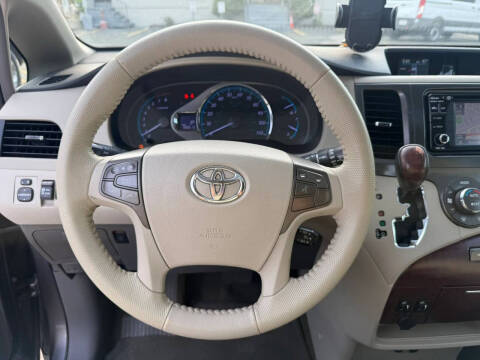 2013 Toyota Sienna