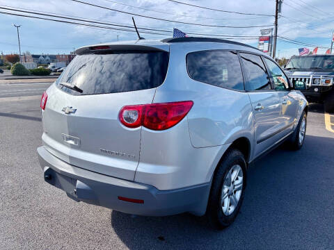 2011 Chevrolet Traverse LS