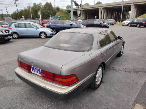 1994 Lexus LS 400