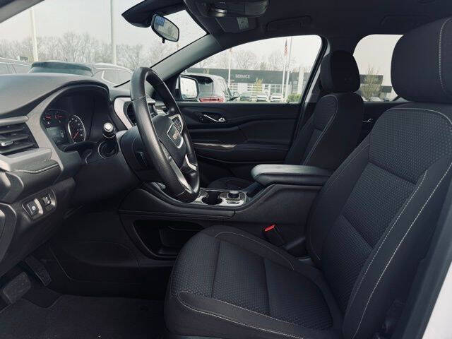 2023 GMC Acadia SLE