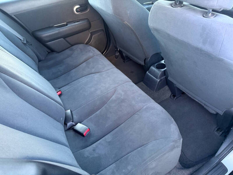 2009 Nissan Versa 1.8 S