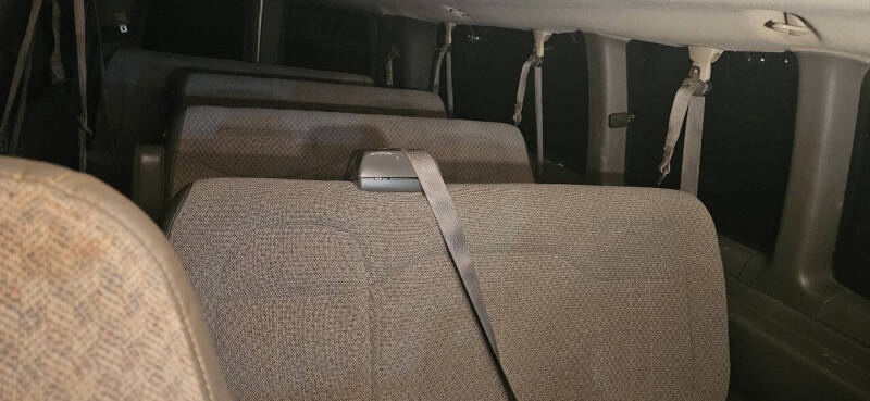 2004 Chevrolet Express 3500 LS