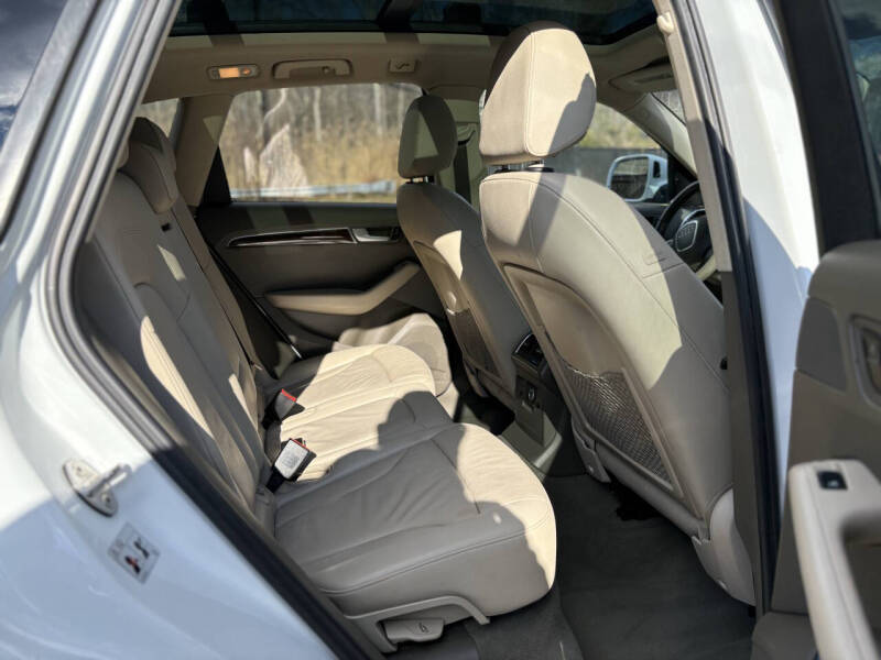 2012 Audi Q5 2.0T quattro Premium